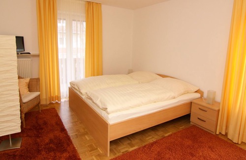 Bad Aibling Apartment | Studio 35 qm mit Wohnbereich und separatem Schlafzimmer