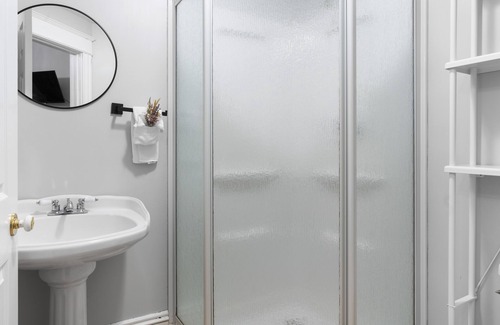 Moncton Apartment | Studio 4 ~ Cozy1BDRM, Private Bath, Downtown Moncton