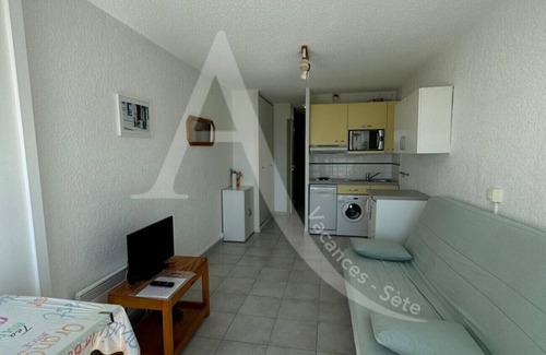 Sete Apartment | STUDIO 4 PERS AVEC PKG BORD DE PLAGE VUE MER