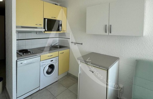 Sete Apartment | STUDIO 4 PERS AVEC PKG BORD DE PLAGE VUE MER