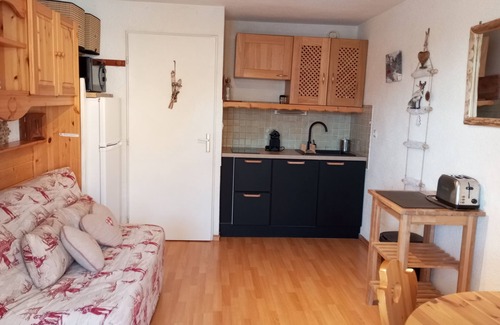 Montgellafrey Apartment | Studio 4 pers. Saint-François Longchamp 1650- At the foot of the slopes, resort center.