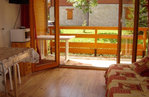Valloire Apartment | STUDIO 4 pers. South-facing with balcony 06 29 18 10 97