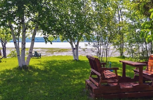 Ste Anne de Beaupre Apartment | Studio 6 | 2 Min Waterfront | BBQ & Fireplace