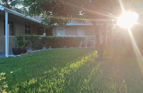 Deerfield Beach Apartment | Studio 6 minutes from the beach!
