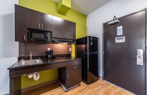 San Marcos Hotel | Studio 6 San Marcos, TX