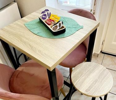 Neris-les-Bains Apartment | Studio A au pied des Thermes de Néris-les-Bains