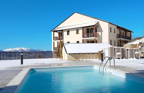 Font-Romeu-Odeillo-Via Apartment | Studio abordable avec cuisinette équipée