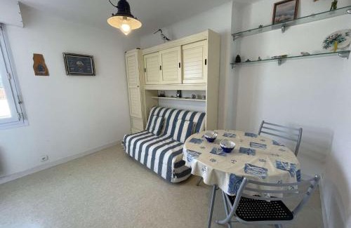 Notre-Dame-de-Monts Apartment | Studio agréable à 20m de la plage - 2 personnes - FR-1-224C-83