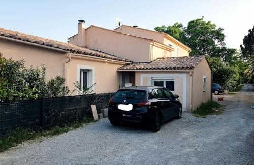 Manosque Apartment | Studio agréable