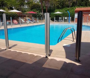 Mouans-Sartoux Apartment | Studio Albatros en RDJ avec Terrasse, Parking privé, Piscine, proche Golf St Donat