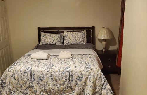 Pelham Gardens Apartment | STUDIO and ONE BEDROOM APARTMENTS