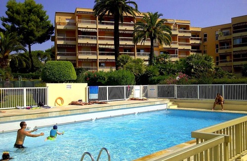 Golfe Juan Condo | Studio any comfort 2 people in residence of standing