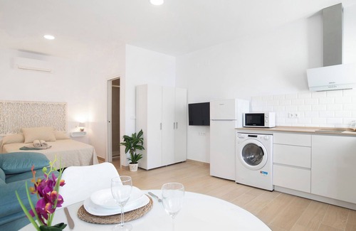 San Ambrosio Apartment | Studio Apartment 'Apartamentos Maria' with Wi-Fi and Air Conditioning