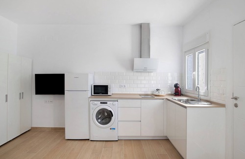 San Ambrosio Apartment | Studio Apartment 'Apartamentos Maria' with Wi-Fi and Air Conditioning