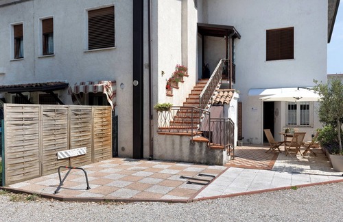 Rivoltella Apartment | Studio Apartment 'Il Sire - Casa Vacanza' with Private Terrace, Wi-Fi and Air Conditioning