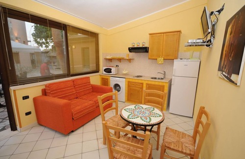 Mazara del Vallo Apartment | Studio apartment with kitchenette with en suite bathroom and double bed