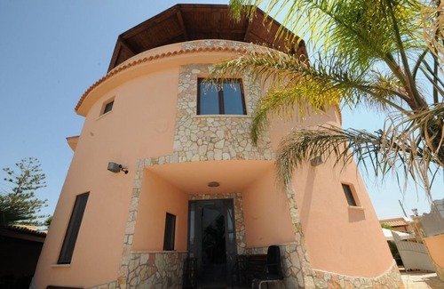 Mazara del Vallo Apartment | Studio apartment with kitchenette with en suite bathroom and double bed
