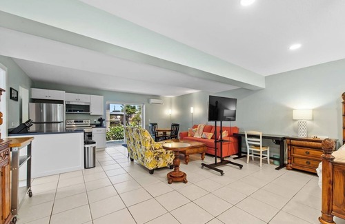 Laguna Shores Apartment | Studio apartment across from the beach