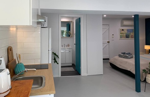 Clifton Springs Apartment | Studio apartment 2 minutes from the beach and 5 from the wineries
