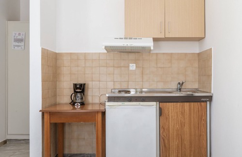 Mpatsi Apartment | Studio Apartment 'Aegeo 2' with Balcony, Wi-Fi and Air Conditioning