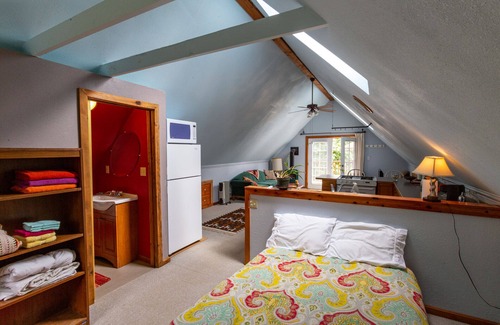 Tenino Apartment | Studio Apartment at Top of the Hill
