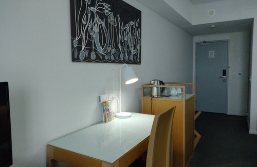 Darwin City Centre House | Studio Apartment, Balcony, Harbour & City View