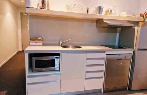 Darwin City Centre House | Studio Apartment, Balcony, Harbour & City View