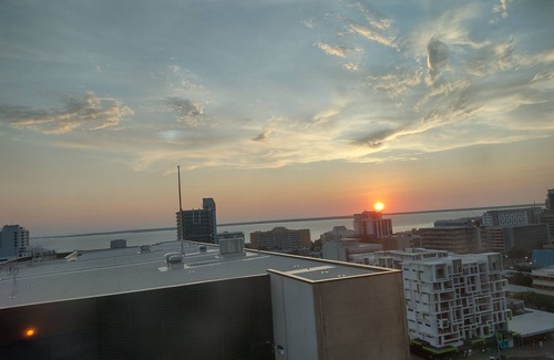 Darwin City Centre House | Studio Apartment, Balcony, Harbour & City View