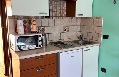 Vernazza Apartment | Studio apartment beautiful view. fresh and bright In the park of 5TERRE