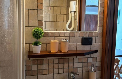 Vernazza Apartment | Studio apartment beautiful view. fresh and bright In the park of 5TERRE