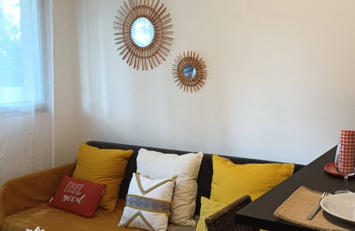 Provinces - Chavril Apartment | Studio Apartment 'Chez Maurice, Studio Calme Et Cosy' with Shared Garden and Wi-Fi