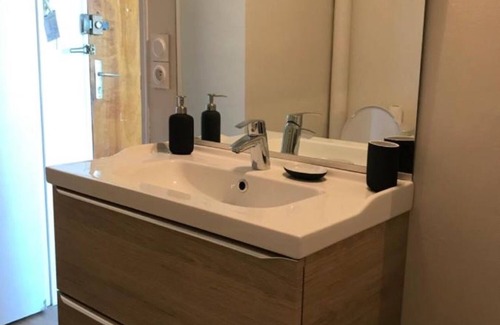 Les Longs Champs Apartment | Studio Apartment 'Cosylocation Varende 4' with Wi-Fi