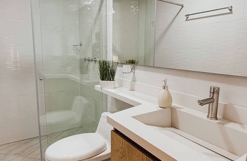 Guatape Apartment | studio apartment , dam view, parking.