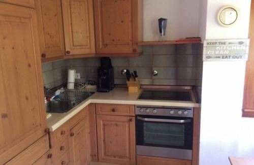 Bad Krozingen Apartment | Studio Apartment '1 Zimmer Appartement 33' with Balcony and Wi-Fi