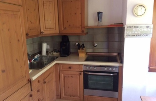 Bad Krozingen Apartment | Studio Apartment '1 Zimmer Appartement 17' with Balcony and Wi-Fi