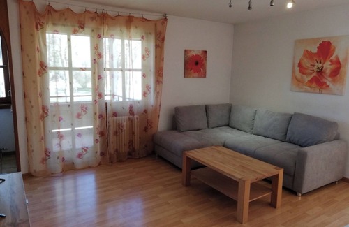 Bad Krozingen Apartment | Studio Apartment '1 Zimmer Appartement 17' with Balcony and Wi-Fi
