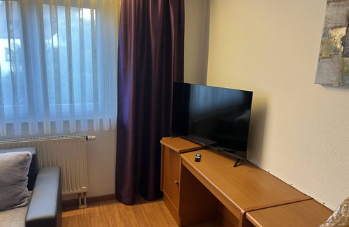 Schwanstetten Apartment | Studio Apartment 'Messe-Lodge Nürnberg' with Wi-Fi