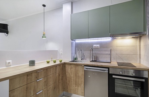 Agios Ioannis Apartment | Studio Apartment 'Elaia 5' with Mountain View, Wi-Fi and Air Conditioning