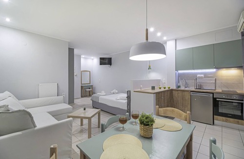 Agios Ioannis Apartment | Studio Apartment 'Elaia 5' with Mountain View, Wi-Fi and Air Conditioning