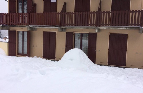 Ax-les-Thermes Apartment | Studio Apartment "Cabine Ax Les 3 Domaines"