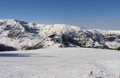 Ax-les-Thermes Apartment | Studio Apartment "Cabine Ax Les 3 Domaines"