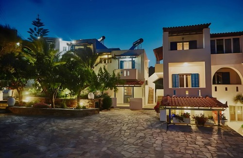 Gavrio Apartment | Studio Apartment 'Irene 6 Deluxe Double 4' with Sea View, Wi-Fi and Air Conditioning