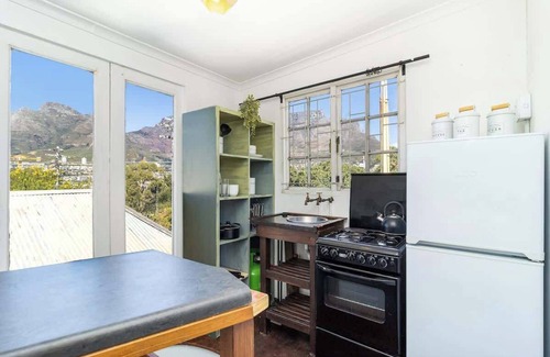 Bo'Kaap Apartment | Studio Apartment in Colourful Bo-kaap