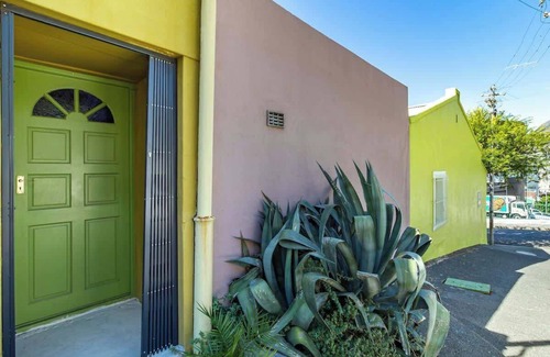 Bo'Kaap Apartment | Studio Apartment in Colourful Bo-kaap