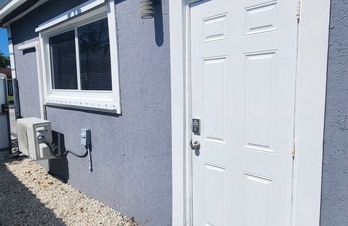 West Little River Apartment | Studio Apartment in Miami