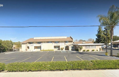 Greenacres Apartment | Studio Apartment - King Bed