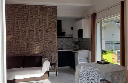 Gujan-Mestras Apartment | Studio Apartment 'Le Du Bassin D'Archachon' with Private Terrace, Private Garden and Wi-Fi