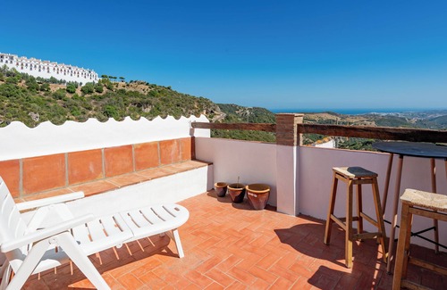Casares Apartment | Studio Apartment 'La Casita De Casares' with Sea View, Private Terrace and Balcony