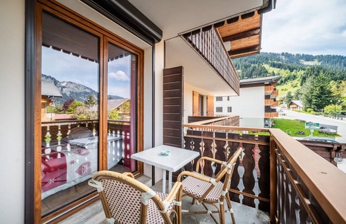 Chatel Apartment | Studio Apartment 'Le Blanchot - 4 Pers' with Mountain View, Balcony and Wi-Fi