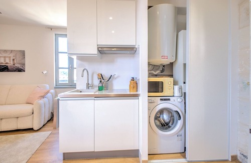 Perigueux Apartment | Studio Apartment 'Le Zèbre' with Wi-Fi